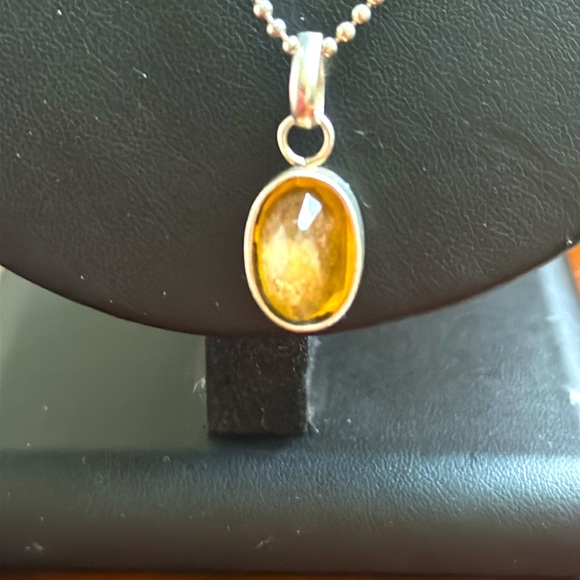 Sterling Silver Necklace With Yellow Citrine - Picture 3 of 5